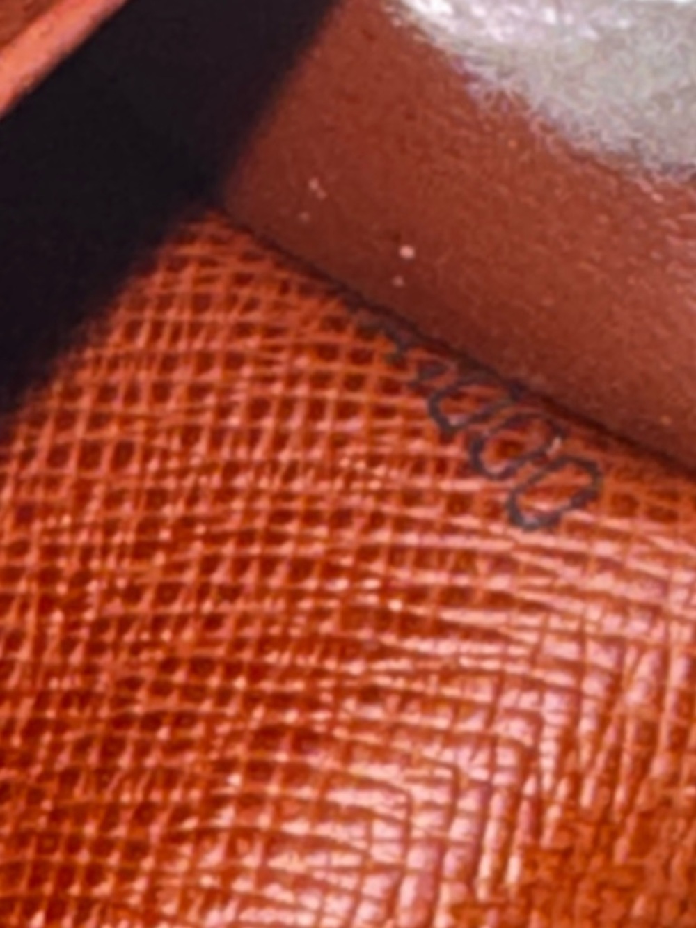 Louis Vuitton
Damier Ebene Porte-Monnaie
Billets
Trésor Wallet repurposed - Picture 15 of 16